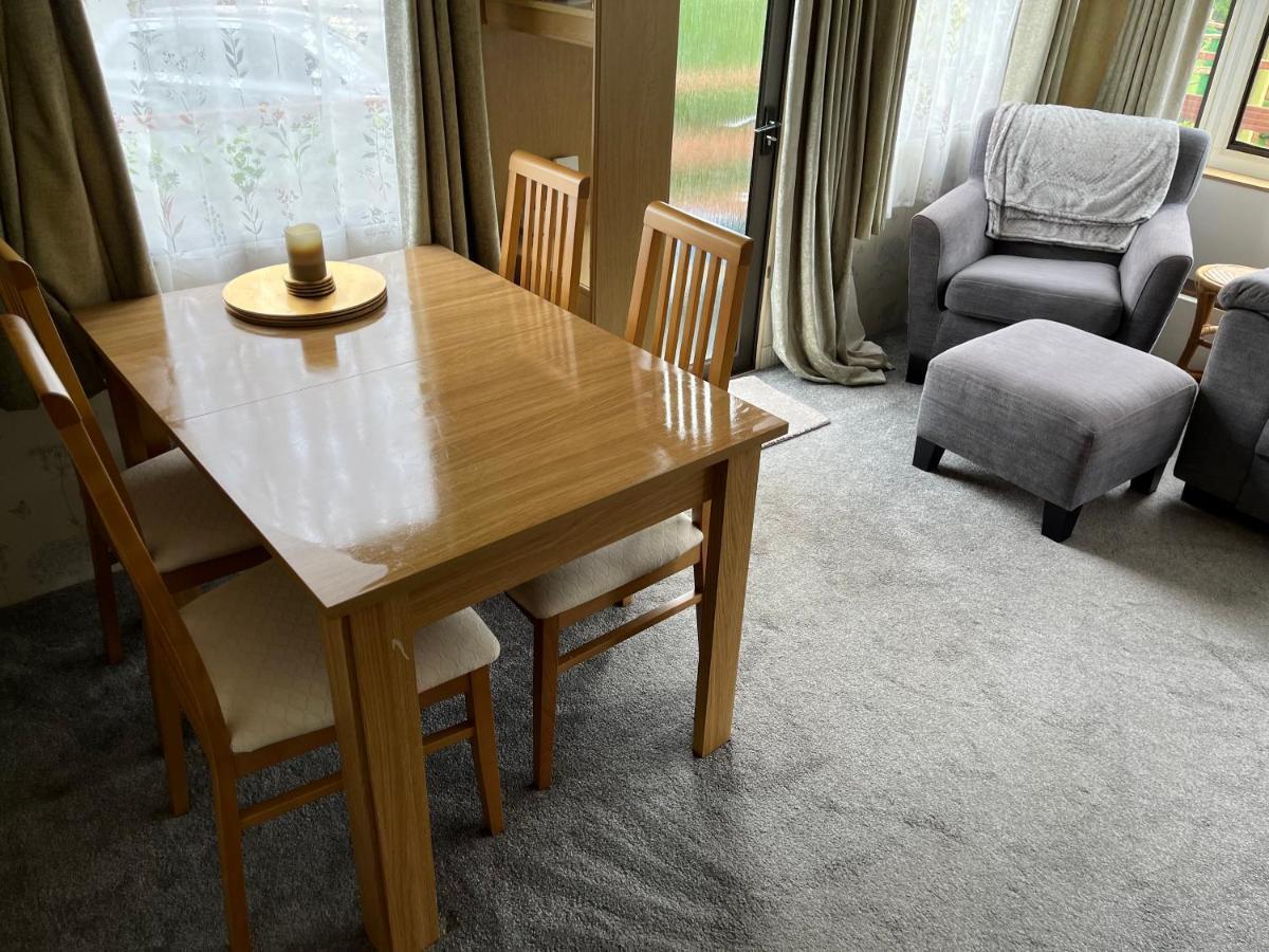 Private Holiday Home In Calm Site Wootton Bridge  Kültér fotó